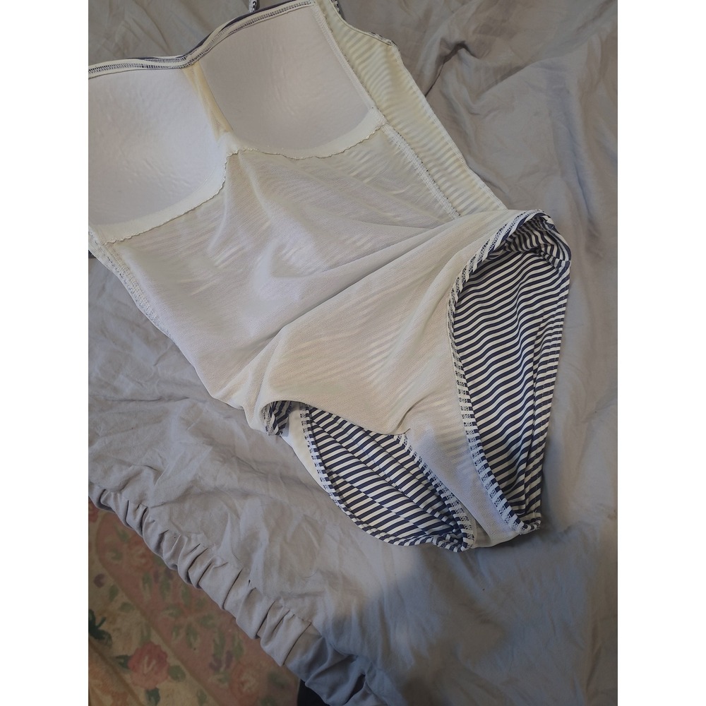 Bond Eye Joanne Blue White stripe ruched twist front Swimsuit Women SZ 8 coastal - Picture 7 of 11